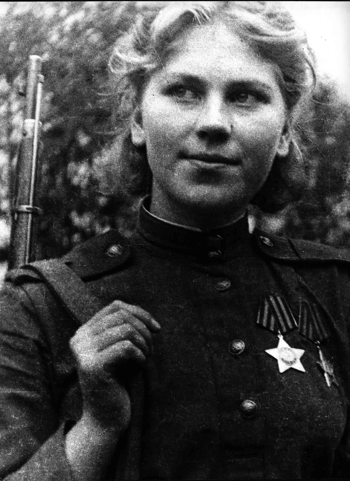This portrait of Roza Shanina that shows her in her uniforms and with her awards, was taken in January 1944